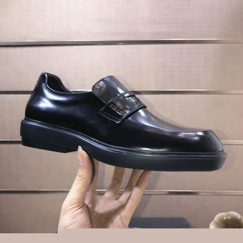 Pra*a leather shoes